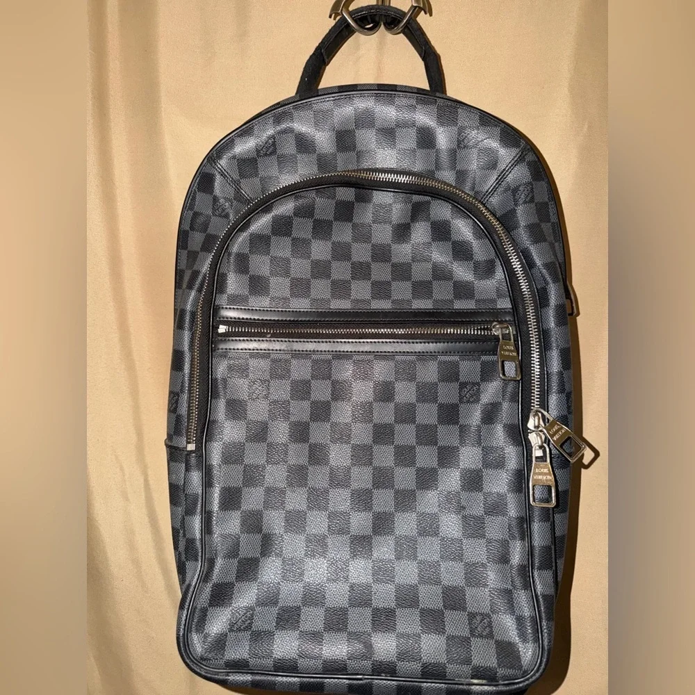 Louis Vuitton Michael Damier canvas backpack five interior pockets black /gray